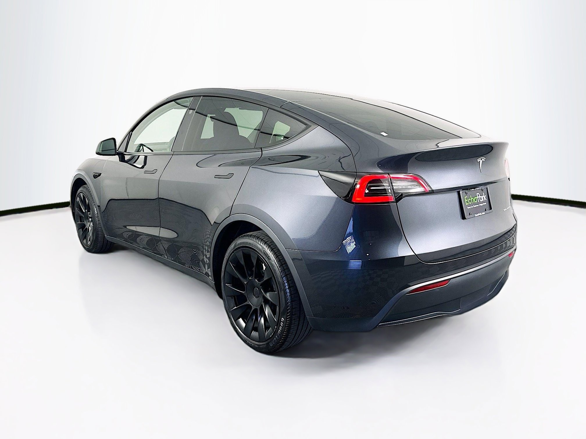 Used 2024 Tesla Model Y Long Range AWD/4WD image 5