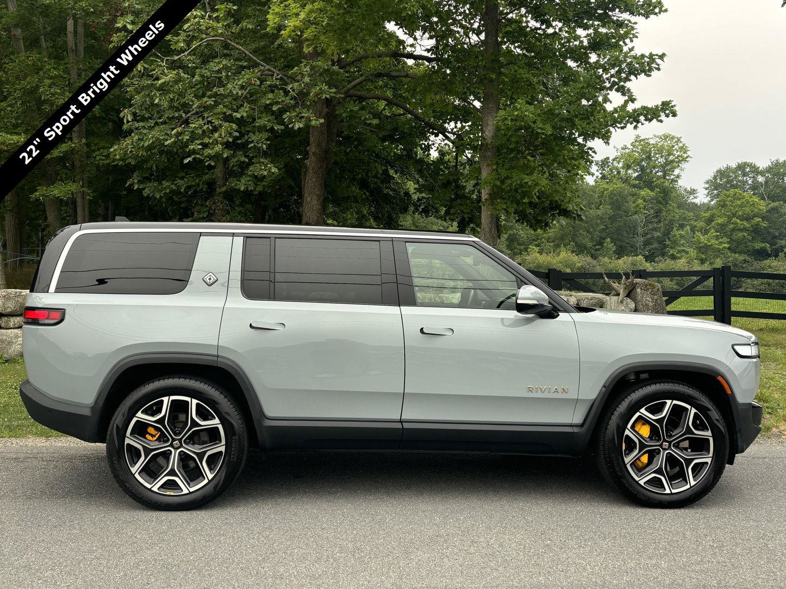 Used 2022 Rivian R1S Launch Edition AWD/4WD image 2