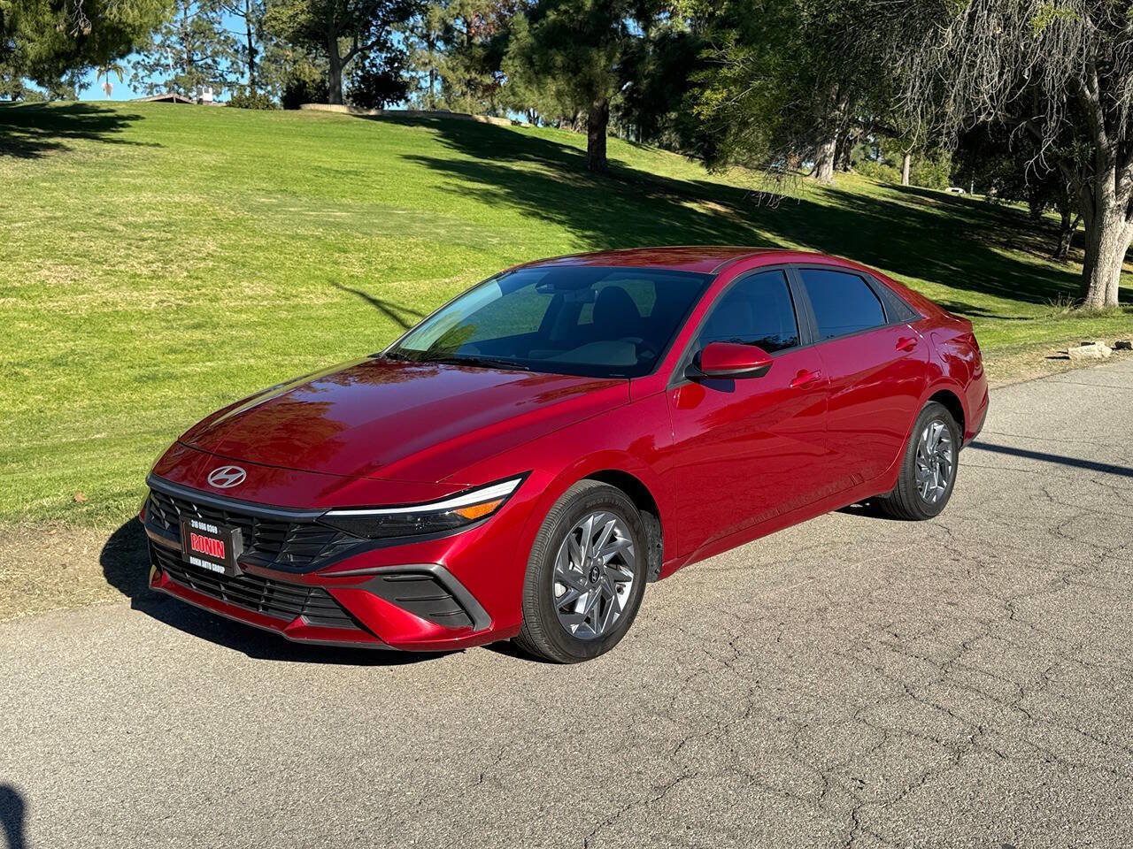 Used 2024 Hyundai Elantra SEL image 2