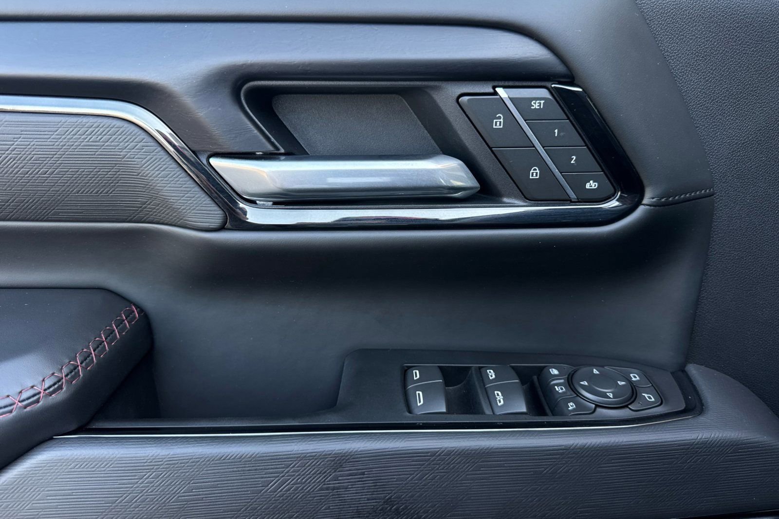 Certified 2025 GMC Sierra 2500 AT4X image 11