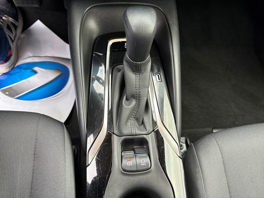 Used 2020 Toyota Corolla LE image 19