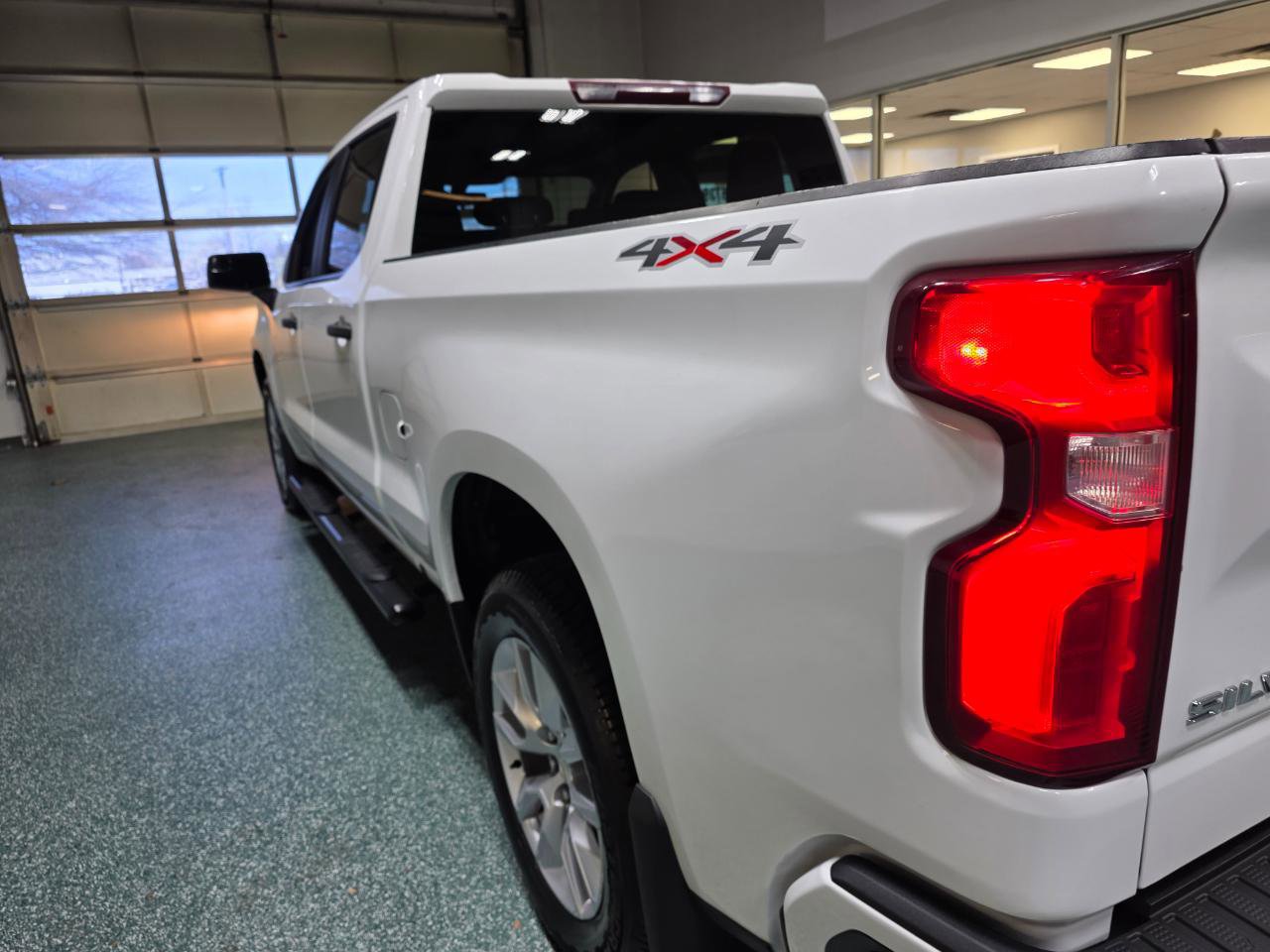 Used 2021 Chevrolet Silverado 1500 Custom image 10