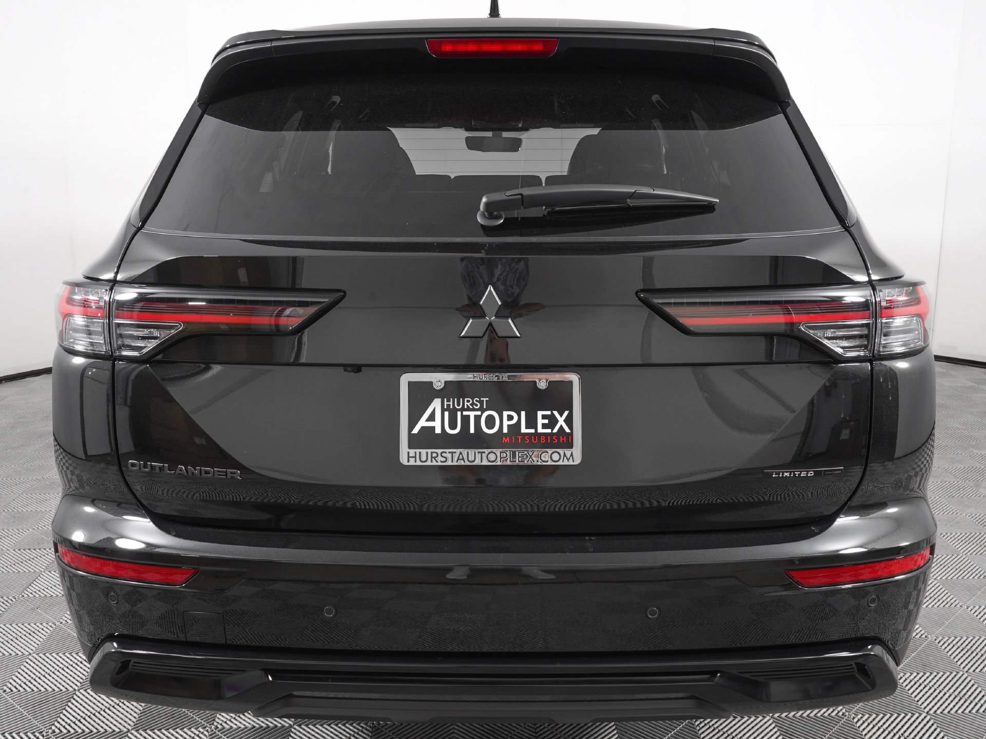 New 2026 Mitsubishi Outlander LE FWD image 7