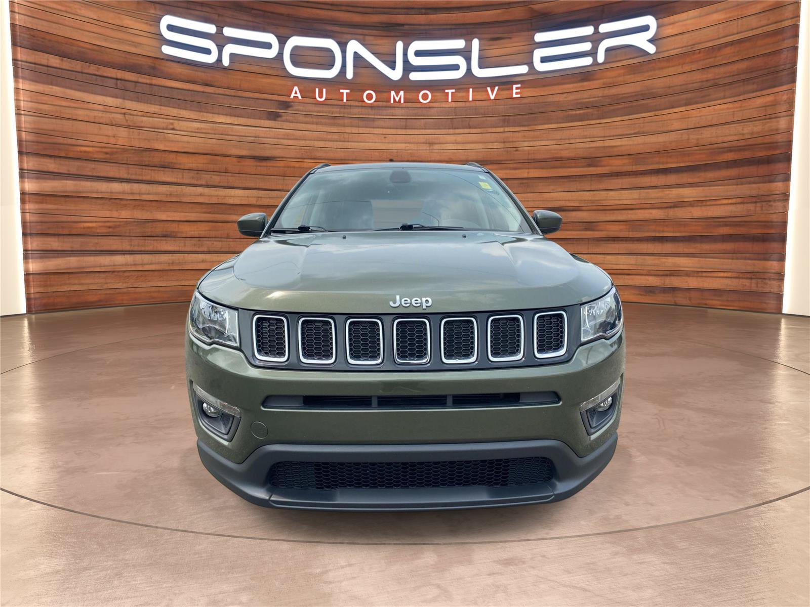 Used 2018 Jeep Compass Latitude w/ Popular Equipment Group FWD image 10