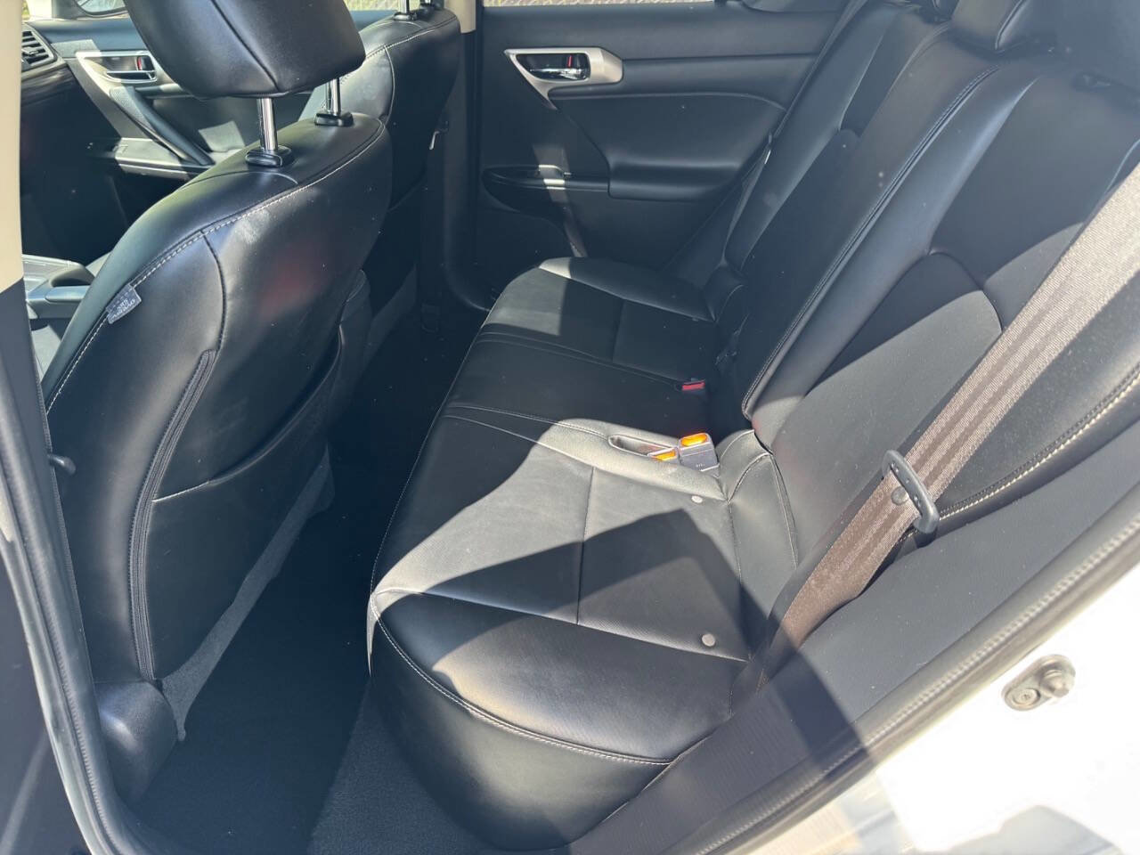 Used 2017 Lexus CT 200h w/ Seat Comfort Package image 10