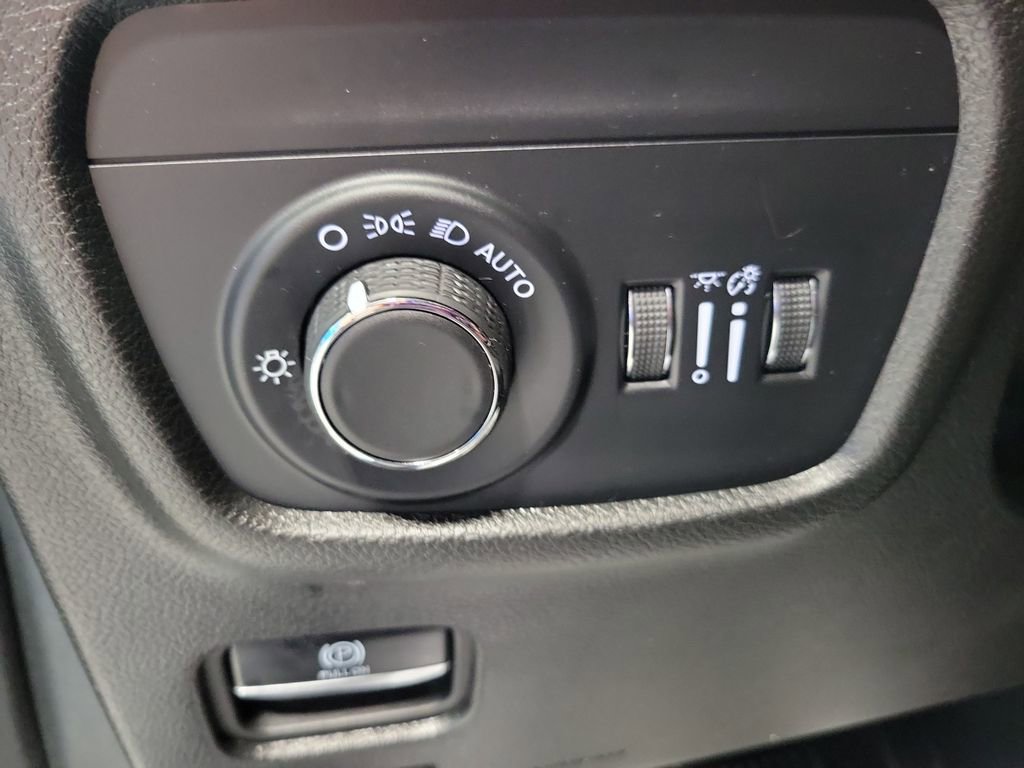 Used 2024 Jeep Grand Cherokee L Laredo AWD/4WD image 35