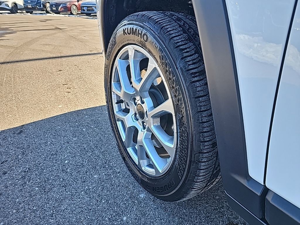 Used 2025 Jeep Compass Limited image 37