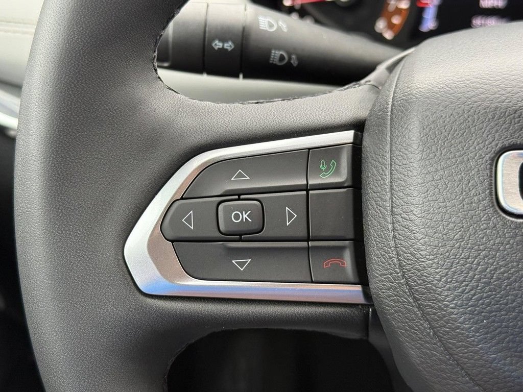 Used 2023 Jeep Compass Limited w/ Sun and Sound Group AWD/4WD image 12