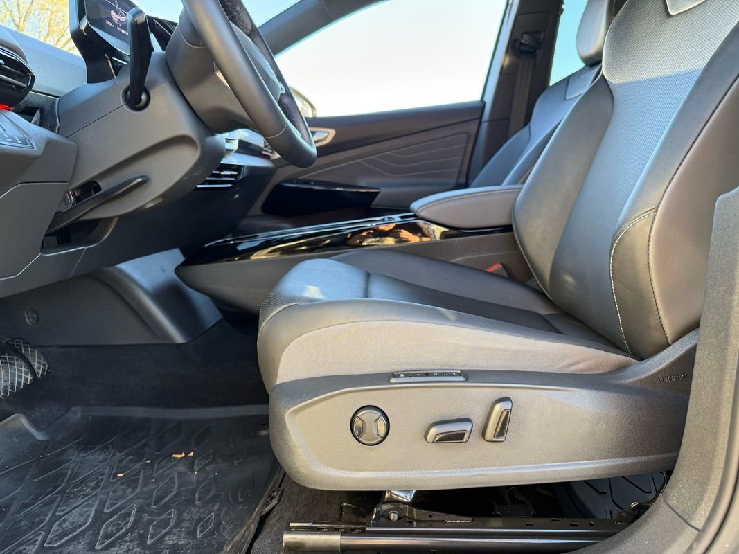 Used 2023 Volkswagen ID.4 Pro S image 25