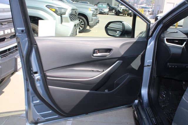 Used 2025 Toyota Corolla SE w/ SE Premium Package image 11