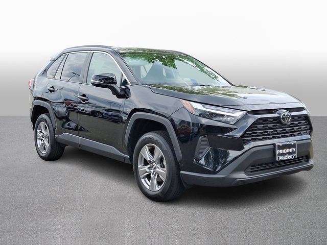 Used 2024 Toyota RAV4 XLE AWD/4WD image 3