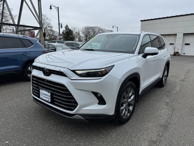 Used 2024 Toyota Grand Highlander AWD image 8
