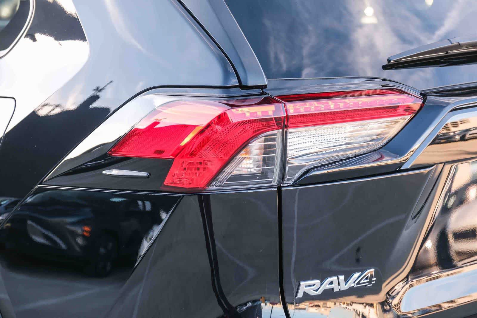 Certified 2025 Toyota RAV4 XLE FWD image 7