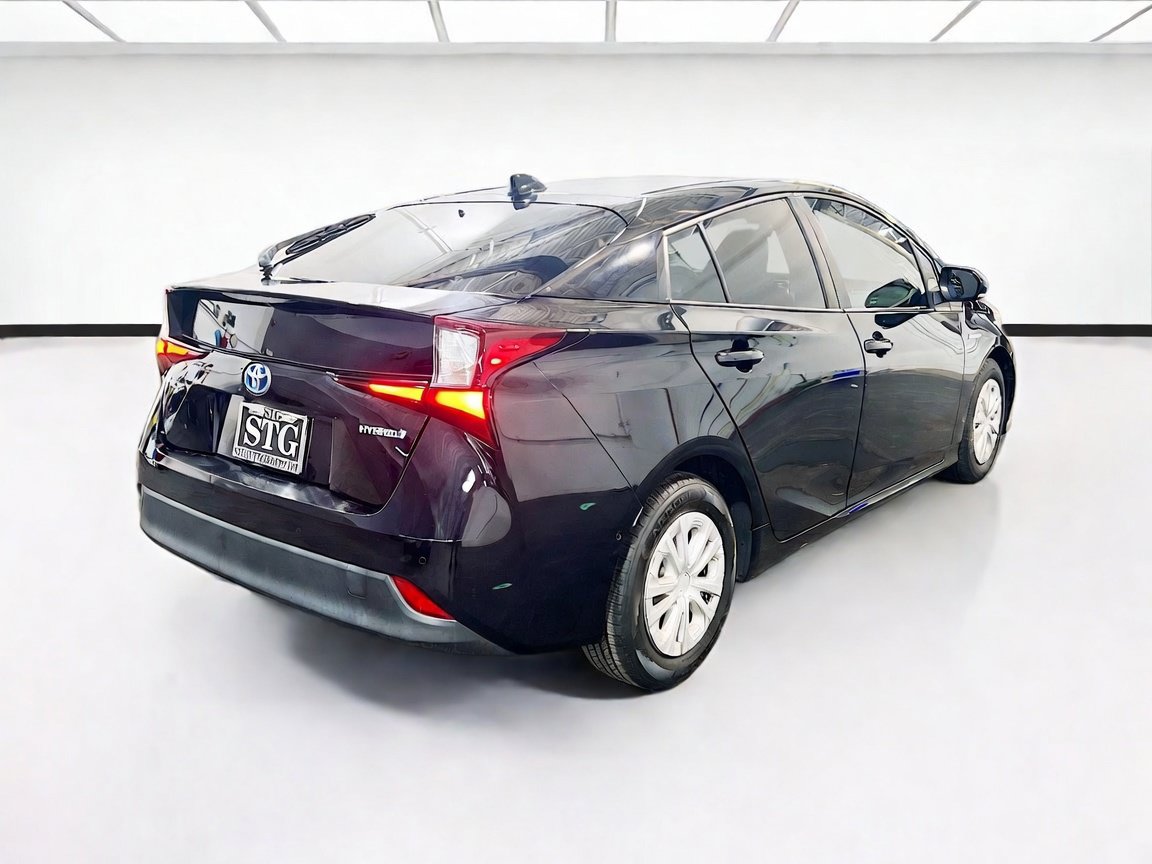 Used 2022 Toyota Prius LE FWD image 4