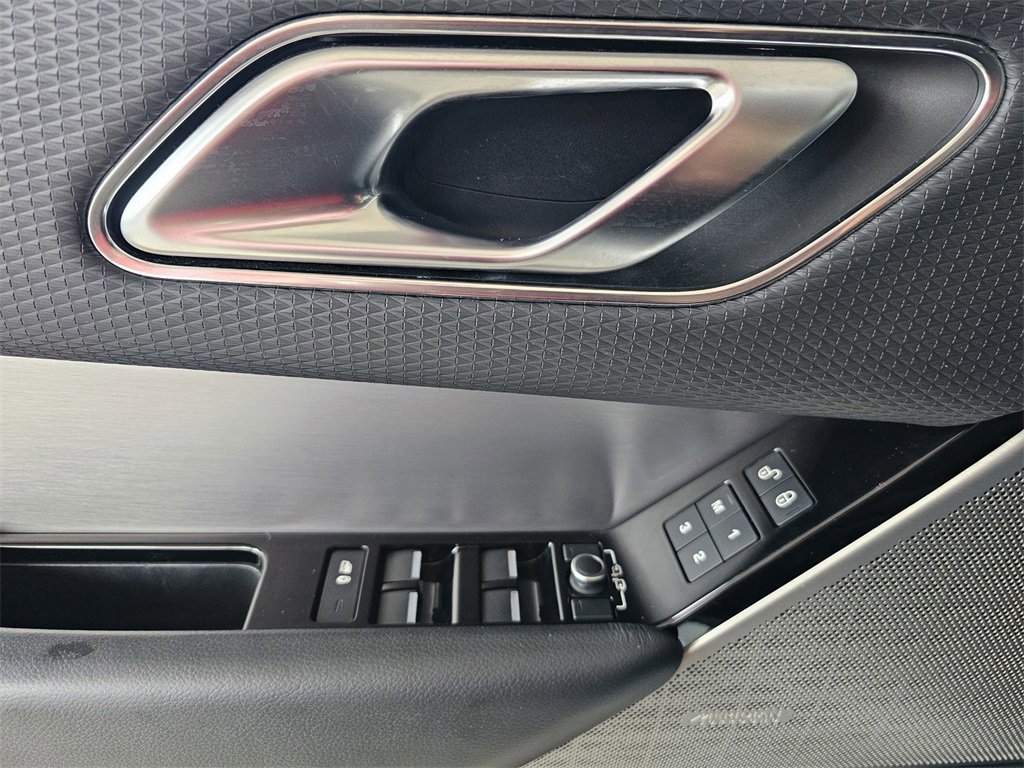 Used 2019 Land Rover Range Rover Velar R-Dynamic SE image 17