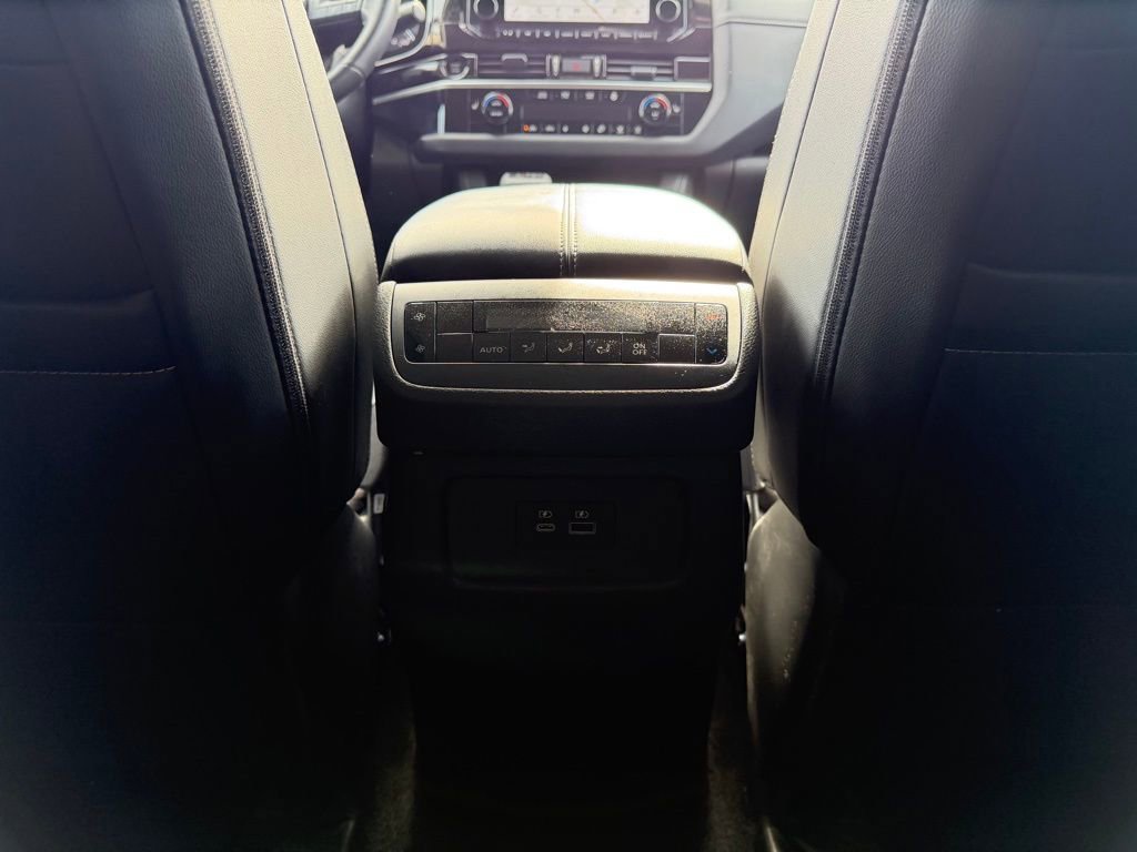 Used 2025 Nissan Pathfinder SL w/ Cargo Package FWD image 30