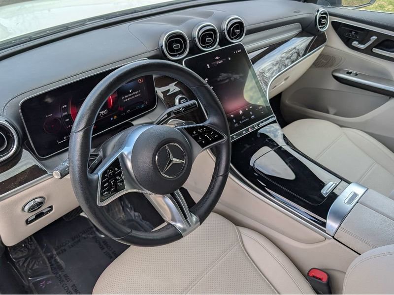 Used 2024 Mercedes-Benz GLC 300 4MATIC image 16