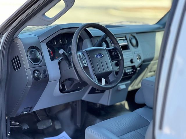 Used 2016 Ford F550 2WD Regular Cab Super Duty image 11