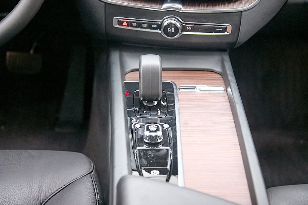 Certified 2023 Volvo XC60 B5 Plus w/ Climate Package image 29