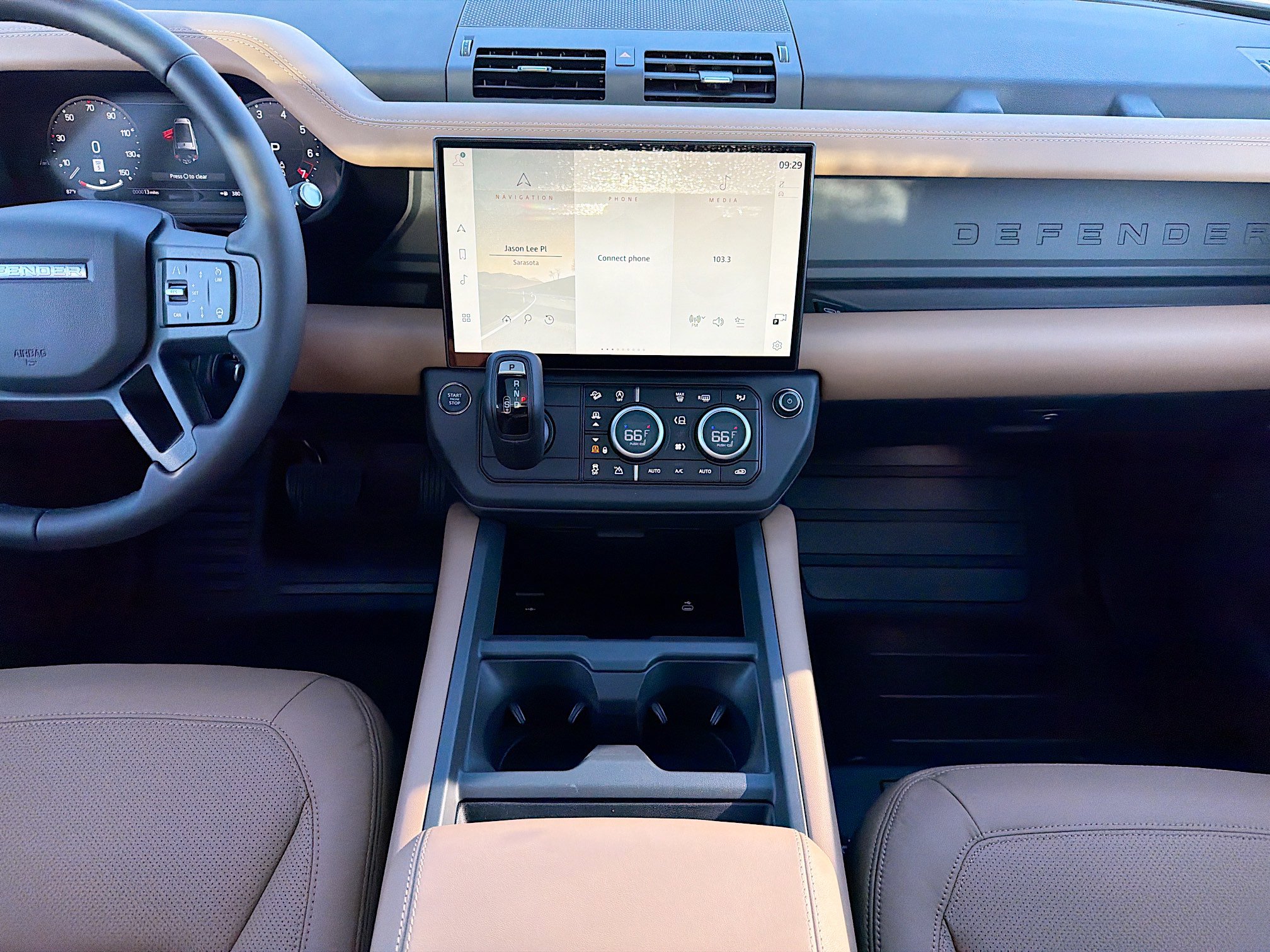 New 2026 Land Rover Defender 130 X-Dynamic SE image 18