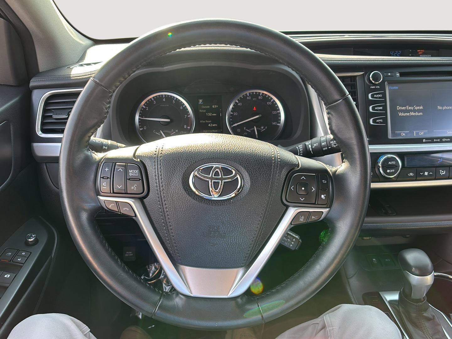 Used 2017 Toyota Highlander XLE image 29