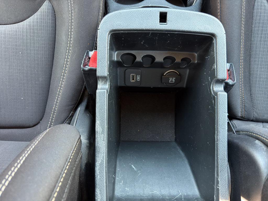 Used 2015 Jeep Cherokee Latitude FWD image 27