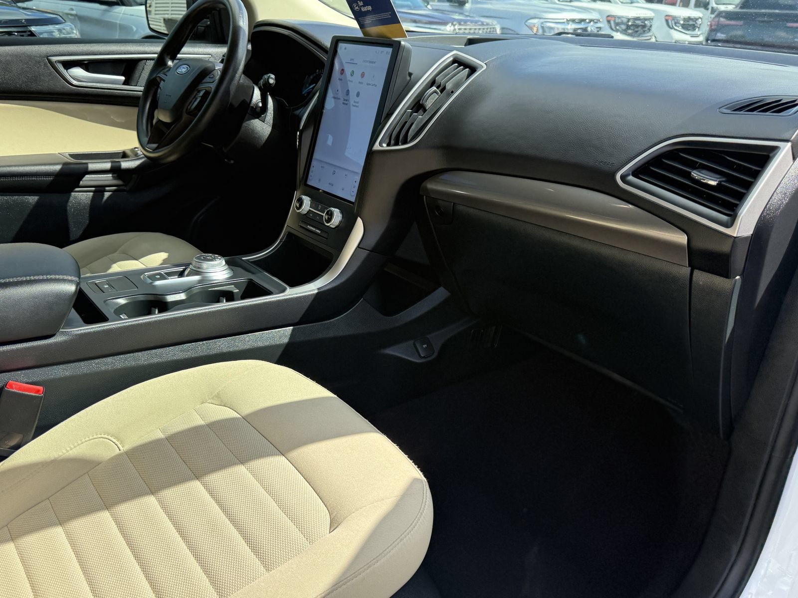 Certified 2024 Ford Edge SE w/ Black Appearance Package AWD/4WD image 10