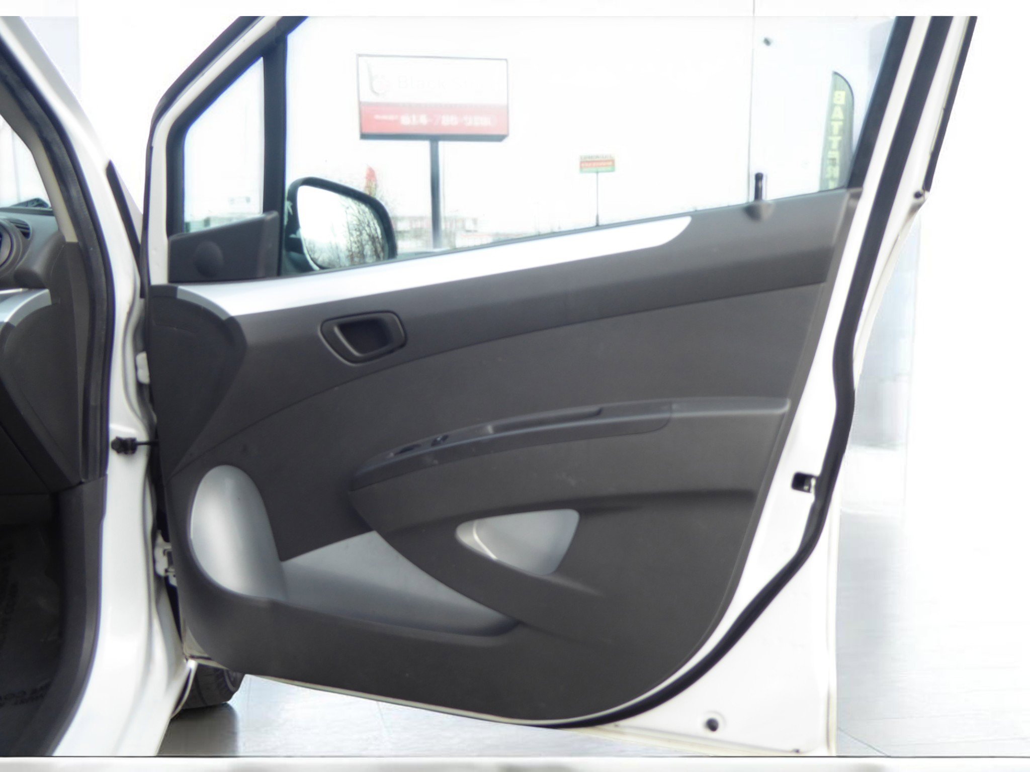 Used 2014 Chevrolet Spark LT image 12