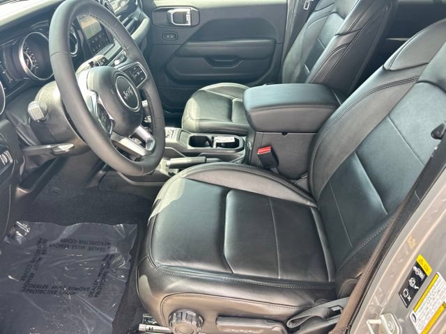 Used 2023 Jeep Wrangler Unlimited Sahara AWD/4WD image 19