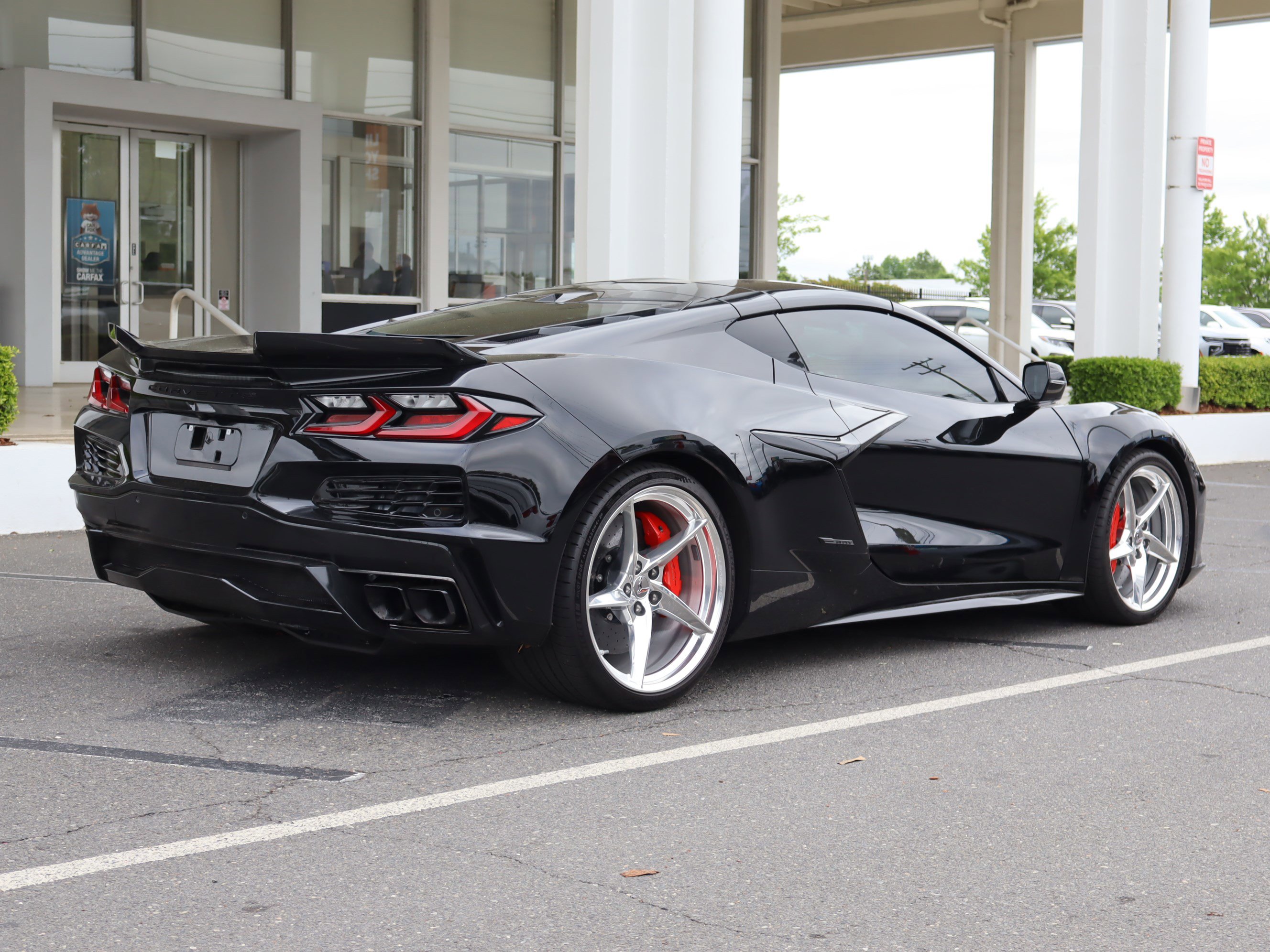 Used 2025 Chevrolet Corvette E-Ray w/ Stealth Interior Trim Package AWD/4WD image 10