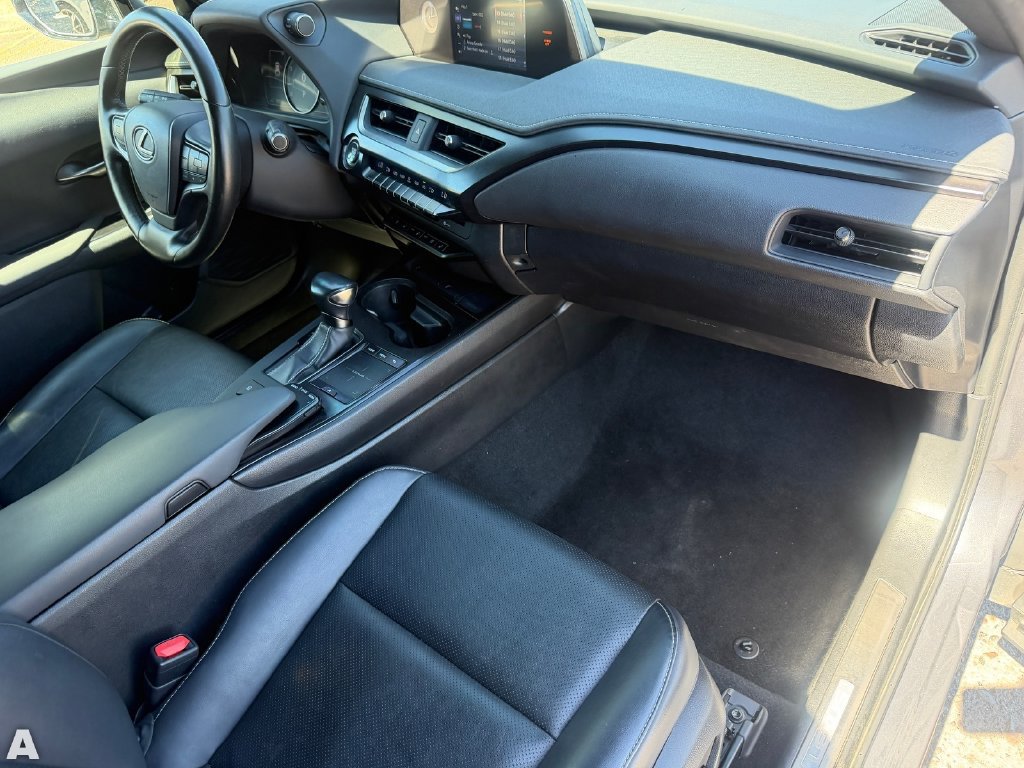Used 2020 Lexus UX 200 w/ Premium Package FWD image 11
