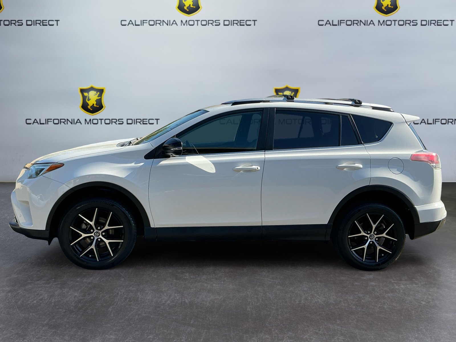 Used 2016 Toyota RAV4 SE w/ Advanced Technology Package image 8