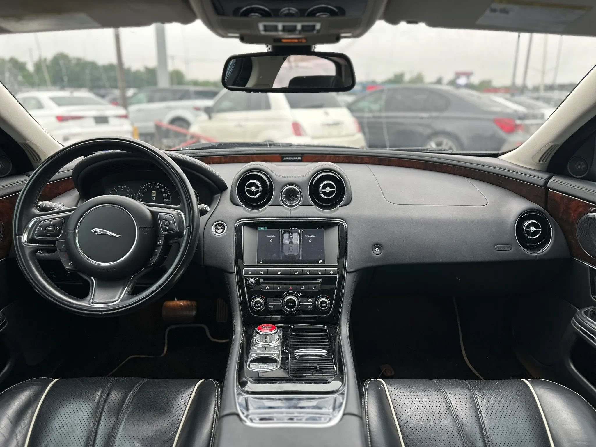 Used 2016 Jaguar XJ R-Sport RWD image 12
