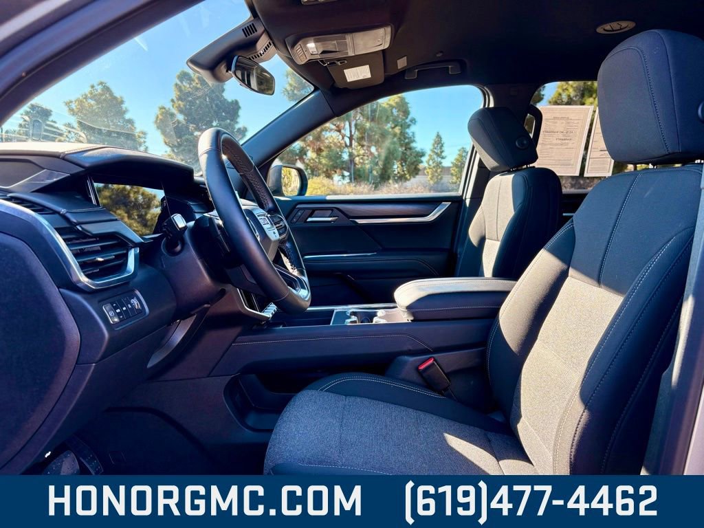 Used 2025 GMC Acadia Elevation image 11