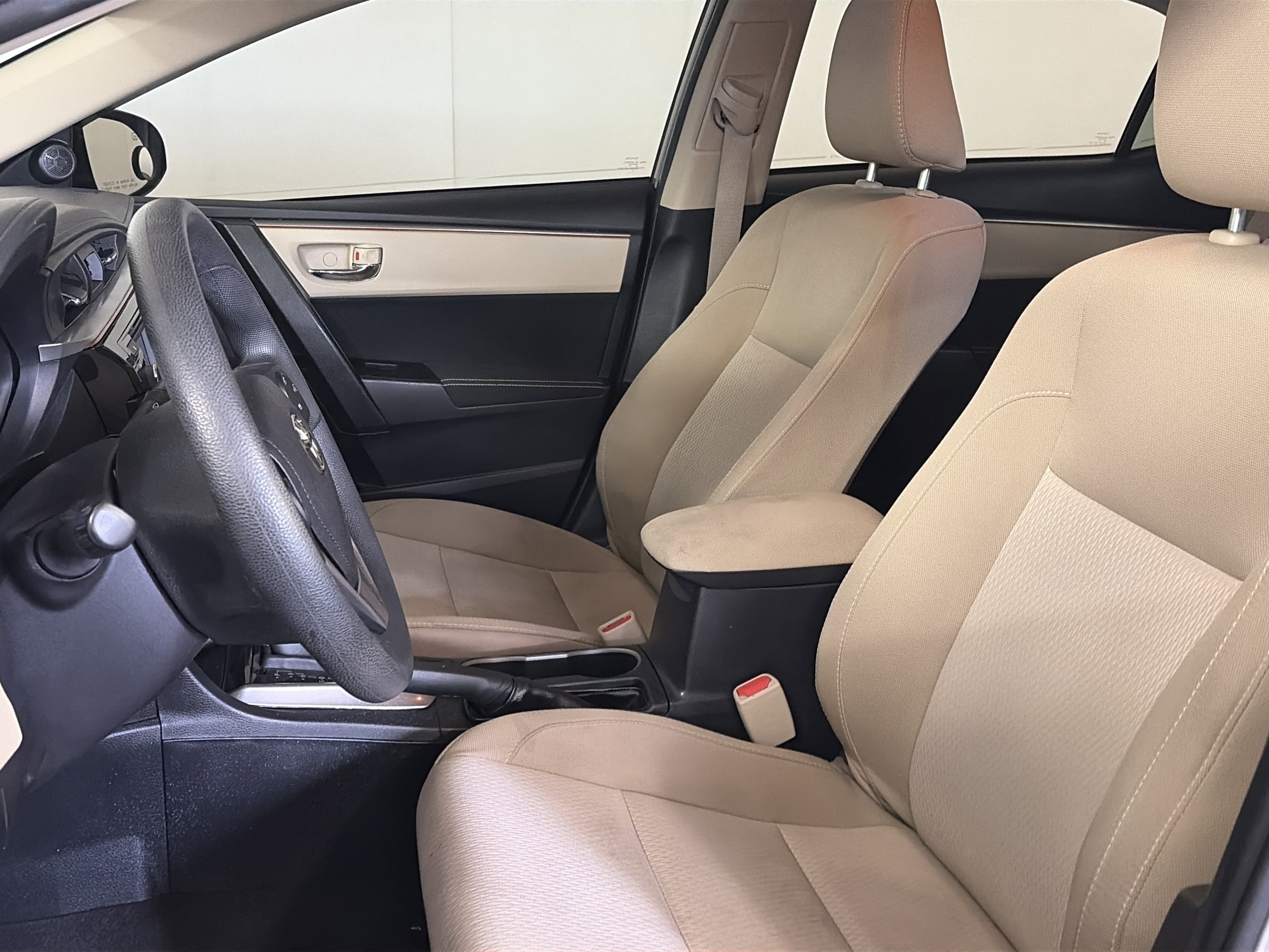 Used 2016 Toyota Corolla LE image 14