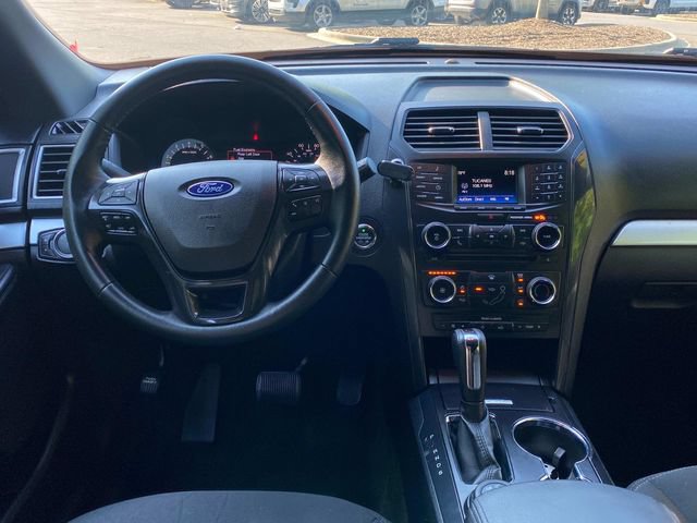 Used 2017 Ford Explorer XLT AWD/4WD image 8