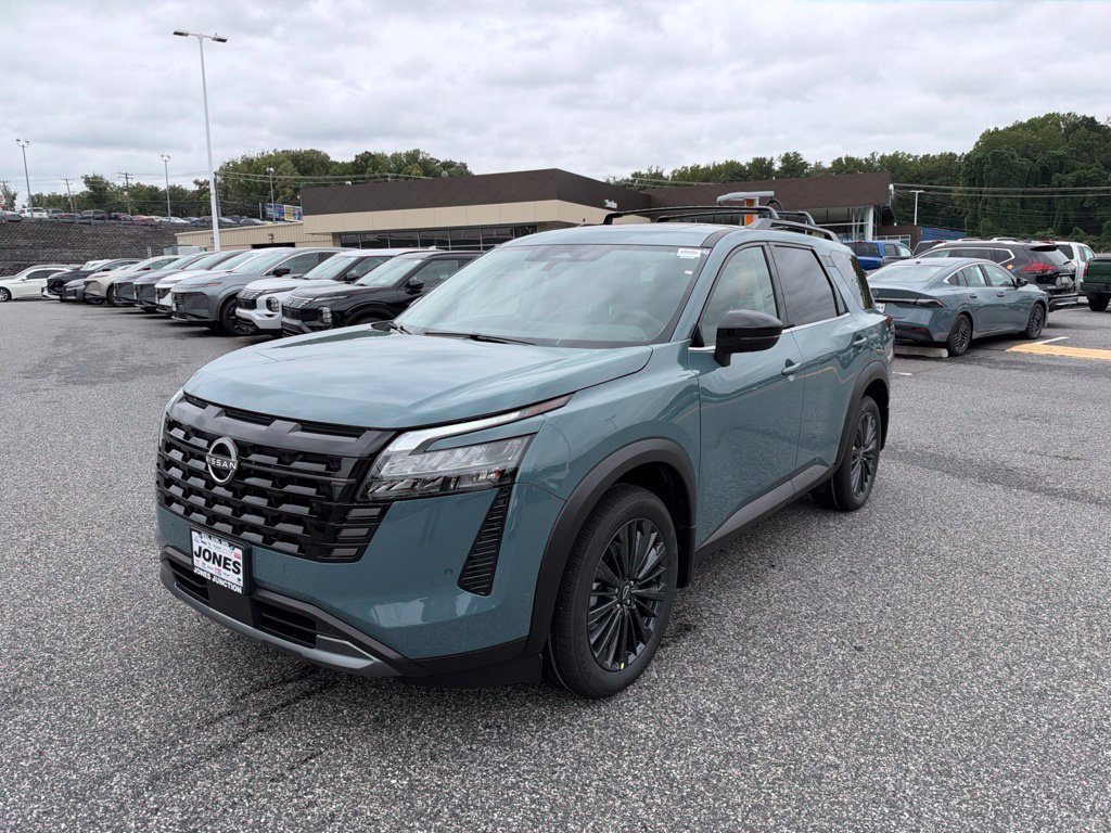 New 2026 Nissan Pathfinder SL w/ SL Premium Package