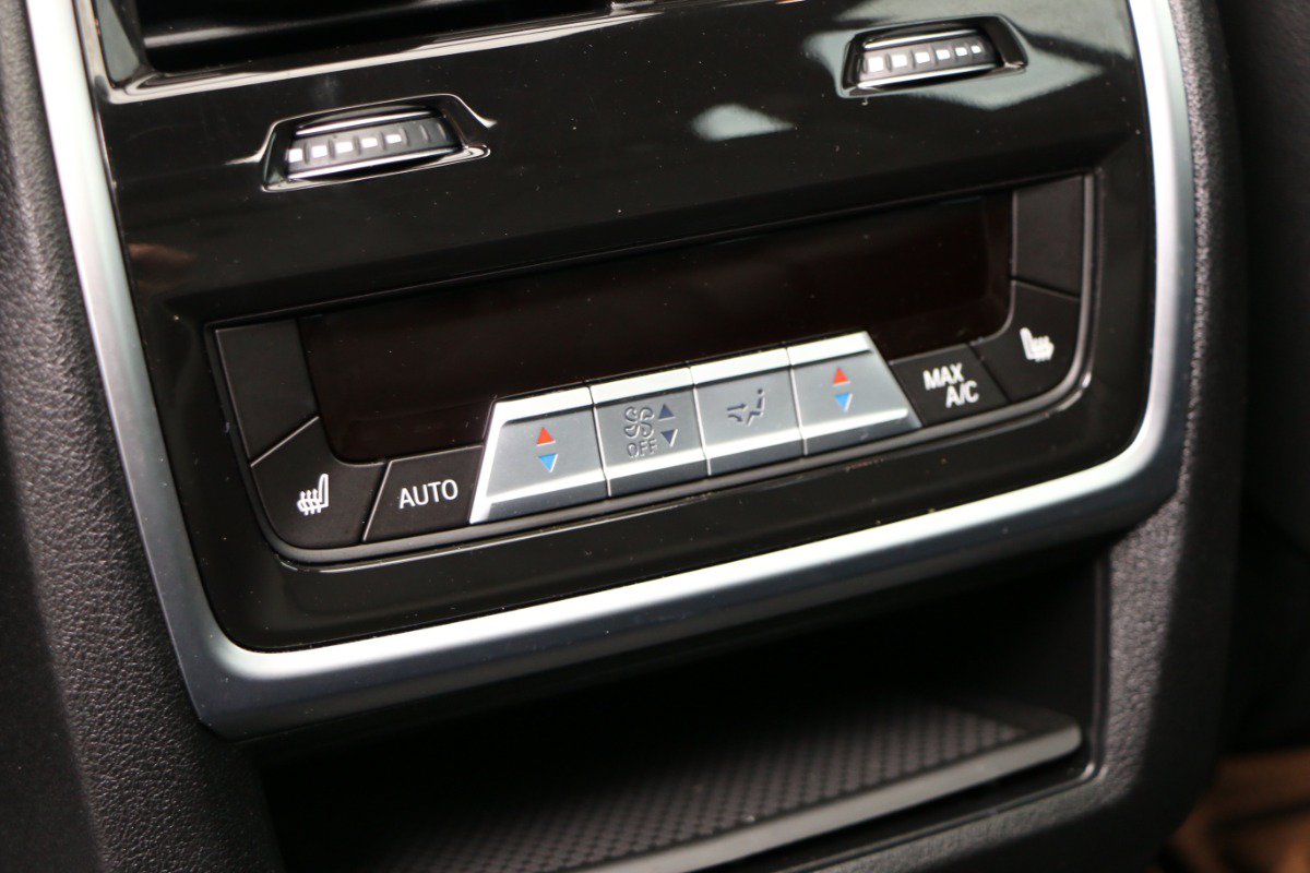 Used 2021 BMW X7 M50i w/ Executive Package AWD/4WD image 36