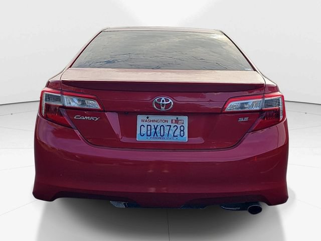 Used 2014 Toyota Camry SE w/ Moonroof Package FWD image 4