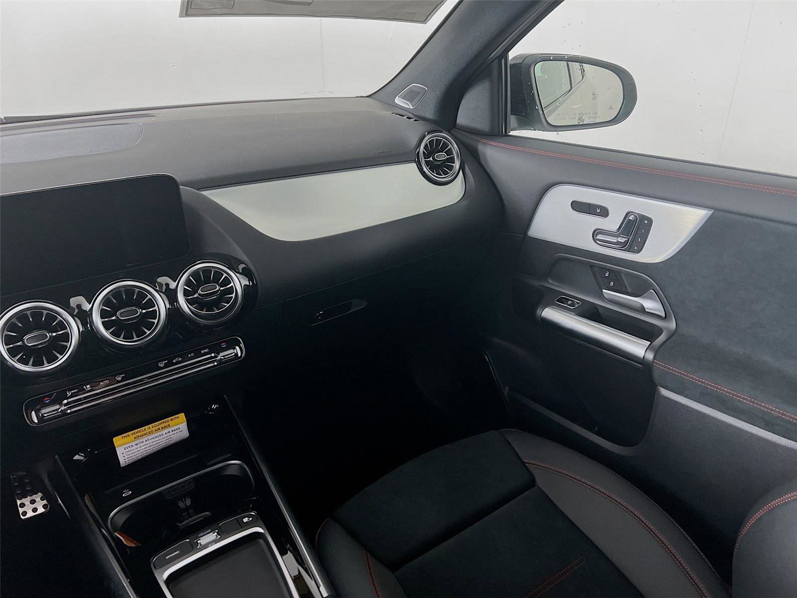 New 2026 Mercedes-Benz GLA 35 AMG 4MATIC image 24
