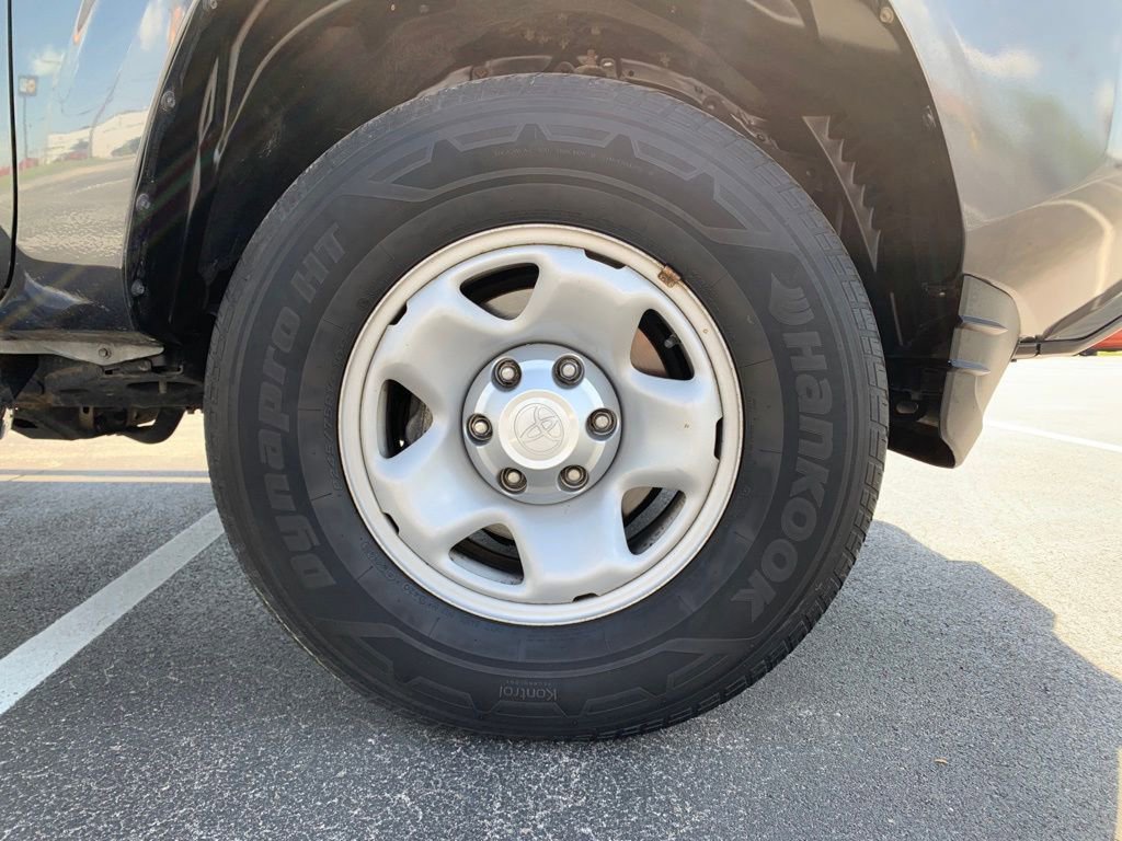 Used 2020 Toyota Tacoma Limited image 31