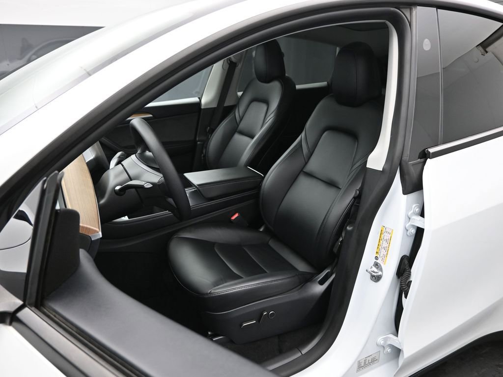 Used 2024 Tesla Model Y Long Range image 7