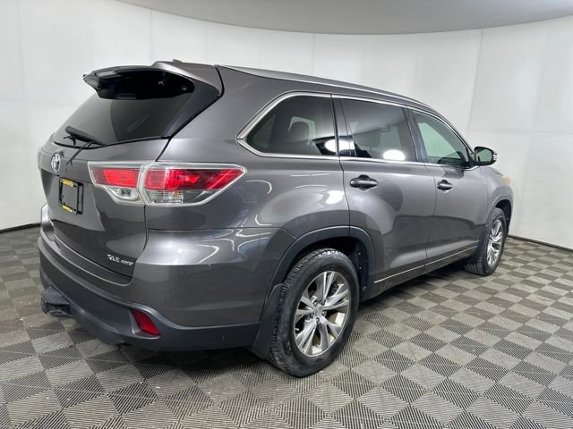 Used 2015 Toyota Highlander XLE image 3