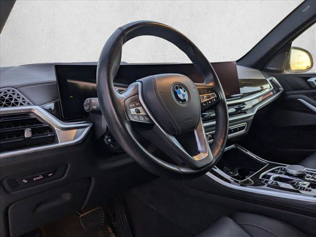 Used 2025 BMW X5 xDrive50e image 9