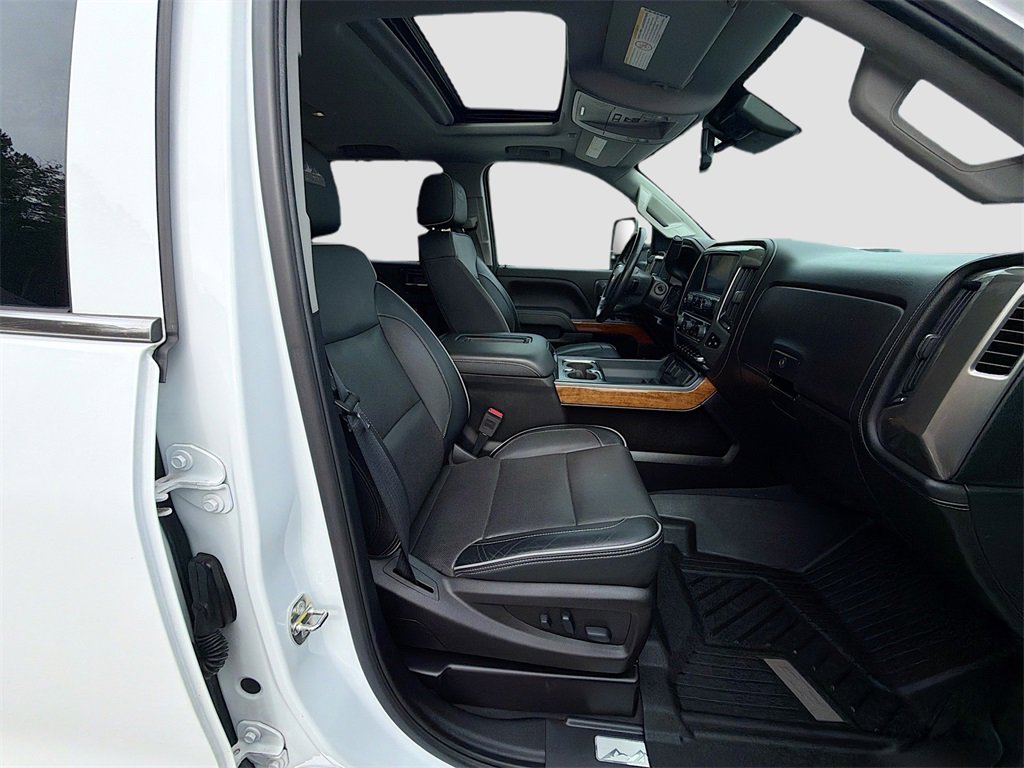 Used 2019 Chevrolet Silverado 2500 High Country w/ Duramax Plus Package image 32