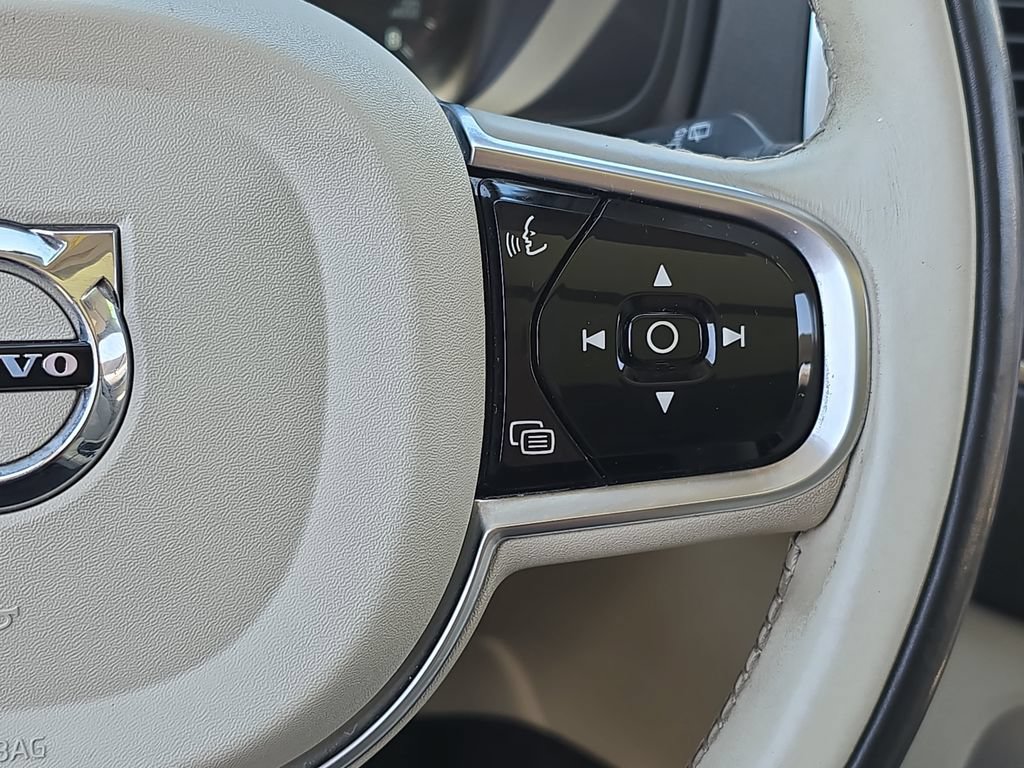 Used 2016 Volvo XC90 T6 Momentum w/ Vision Package AWD/4WD image 23