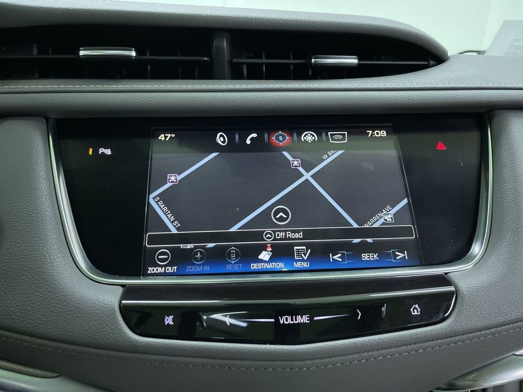 Used 2017 Cadillac XT5 Luxury w/ Driver Awareness Package image 24