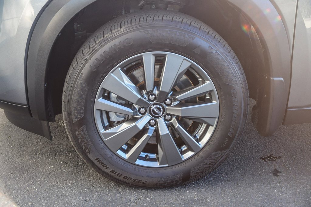 Used 2024 Nissan Pathfinder SV image 9