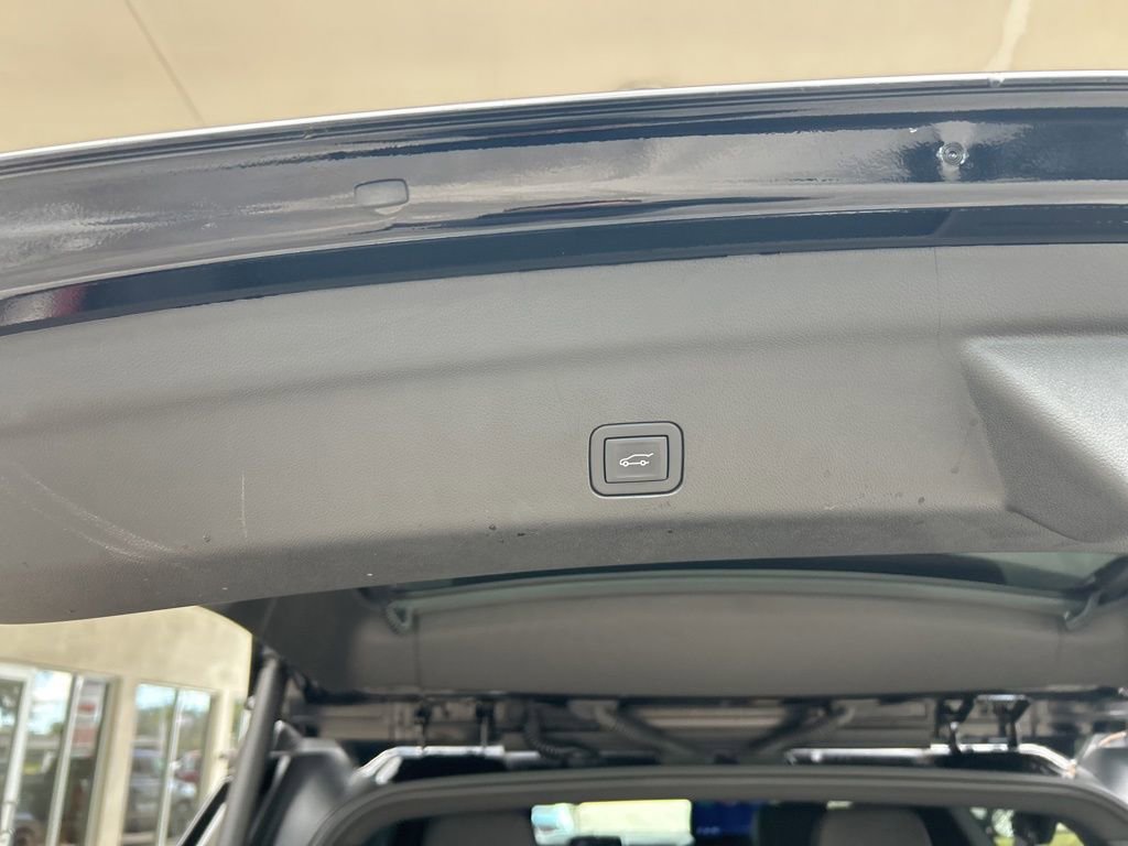 Used 2024 Chevrolet Suburban High Country w/ Advanced Technology Package image 41