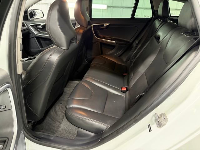Used 2017 Volvo V60 T5 Cross Country w/ Convenience Package AWD/4WD image 10